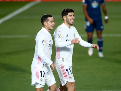 Asensio celebra su gol ante el Celta con Lucas Vázquez este sábado en Valdebebas.