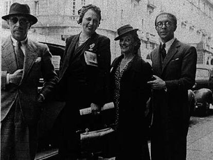 De izquierda a derecha: Ígor y Vera Strawinski, Rosa García Ascot y Jesús Bal y Gay.