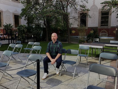 16-09-2021 El escritor escocés Douglas Stuart en el patio del CCCB de Barcelona.
El premio Booker 2020 se distancia de la narrativa social británica de Welsh o Loach
CATALUÑA ESPAÑA EUROPA BARCELONA CULTURA