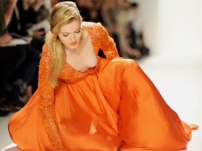 Modelos que desafían a la gravedad y a veces pierden