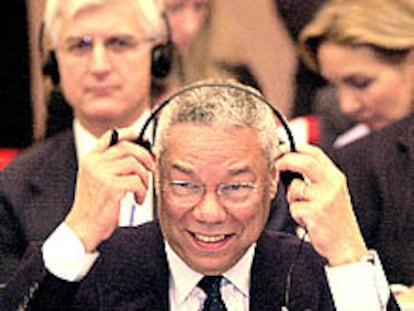 Colin Powell, durante el encuentro de ministros de la APEC celebrado hoy en Shangai.