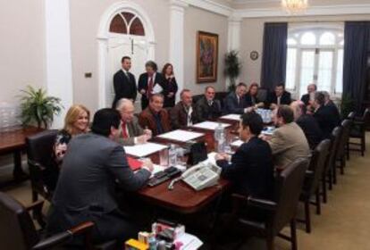 Reunión de pescadores de La Línea y Algeciras con autoridades de Gibraltar el pasado abril.