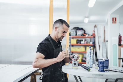 Diego Apesteguía en su taller madrileño.