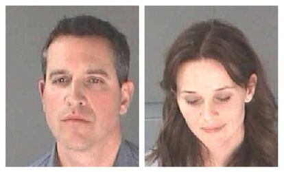 Reese Witherspoon y su marido, tras ser detenidos.