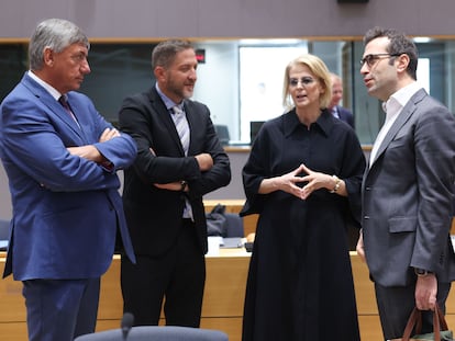 Desde la izquierda, los ministros de Finanzas de Bélgica, Jan Jambon, de Eslovenia, Klemen Bostjancic, de Suecia, Elisabeth Svantesson, y de España, Carlos Cuerpo.