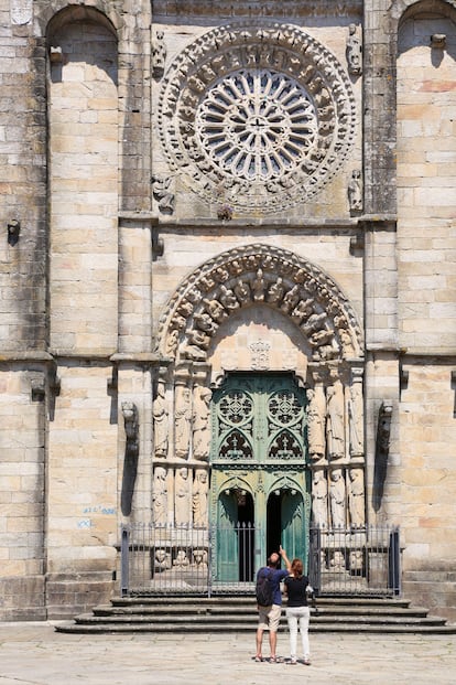Fachada de iglesia de San Martín de Noia, en A Coruña.