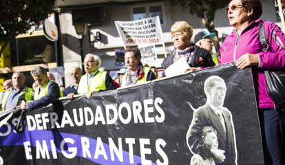 Protesta ante el Parlamento de emigrantes retornados, el pasado octubre