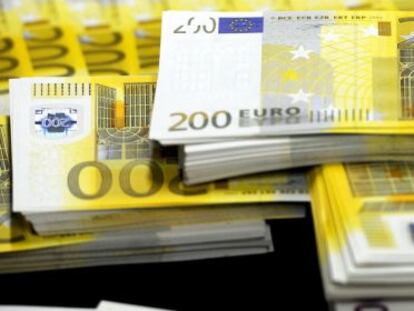 Imagen de varios billetes falsos de 200 euros. 