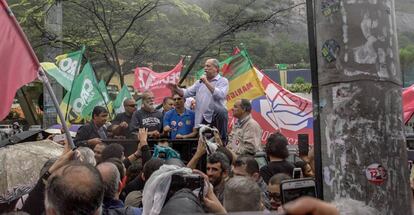 Ciro Gomes discursa em evento na favela da Rocinha, nas vésperas do primeiro turno.