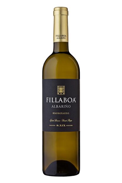 Bodegas Masaveu presenta Fillaboa 2019, un vino albariño de Rías Baixas, repleto de matices:  frutal, aromático y fresco. Está elaborado con uvas procedentes de un viñedo de 54 hectáreas de superficie, asentado en ondulantes laderas que linda, en su parte sur con los ríos Tea y Miño, frontera natural con Portugal. De color amarillo pajizo, limpio y brillante. En nariz presenta alta intensidad de aroma, fruta madura, piña, manzana, mango y cítricos. En boca es suave, untuoso y estructurado. Equilibrado, fresco y persistente. Precio: 12,90 euros.