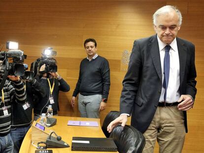 El exconsejero Esteban Gonz&aacute;lez Pons, en la comisi&oacute;n de investigaci&oacute;n de las Cortes. 