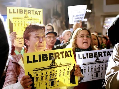 Un momento de la manifestación del jueves en Lleida, en protesta por el encarcelamiento de los exmiembros del Govern de Cataluña en las prisiones de Soto del Real y Estremera.