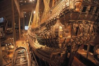 Interior del museo del Vasamuseet, en Estocolmo, que acoge el histórico navío Vasa, hundido en el siglo XVII.