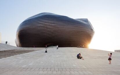 Museo de la Ciudad Nueva de Ordos, en Mongolia, proyectado por el arquitecto chino Ma Yansong. 