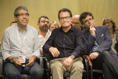 Francesc Homs, Artur Mas i Carles Puigdemont a les primàries de CDC el maig del 2016.