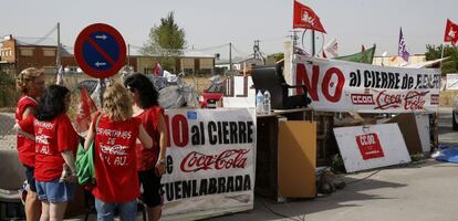 Protesta en agosto en la entrada de la f&aacute;brica de Fuenlabrada de Coca-Cola.