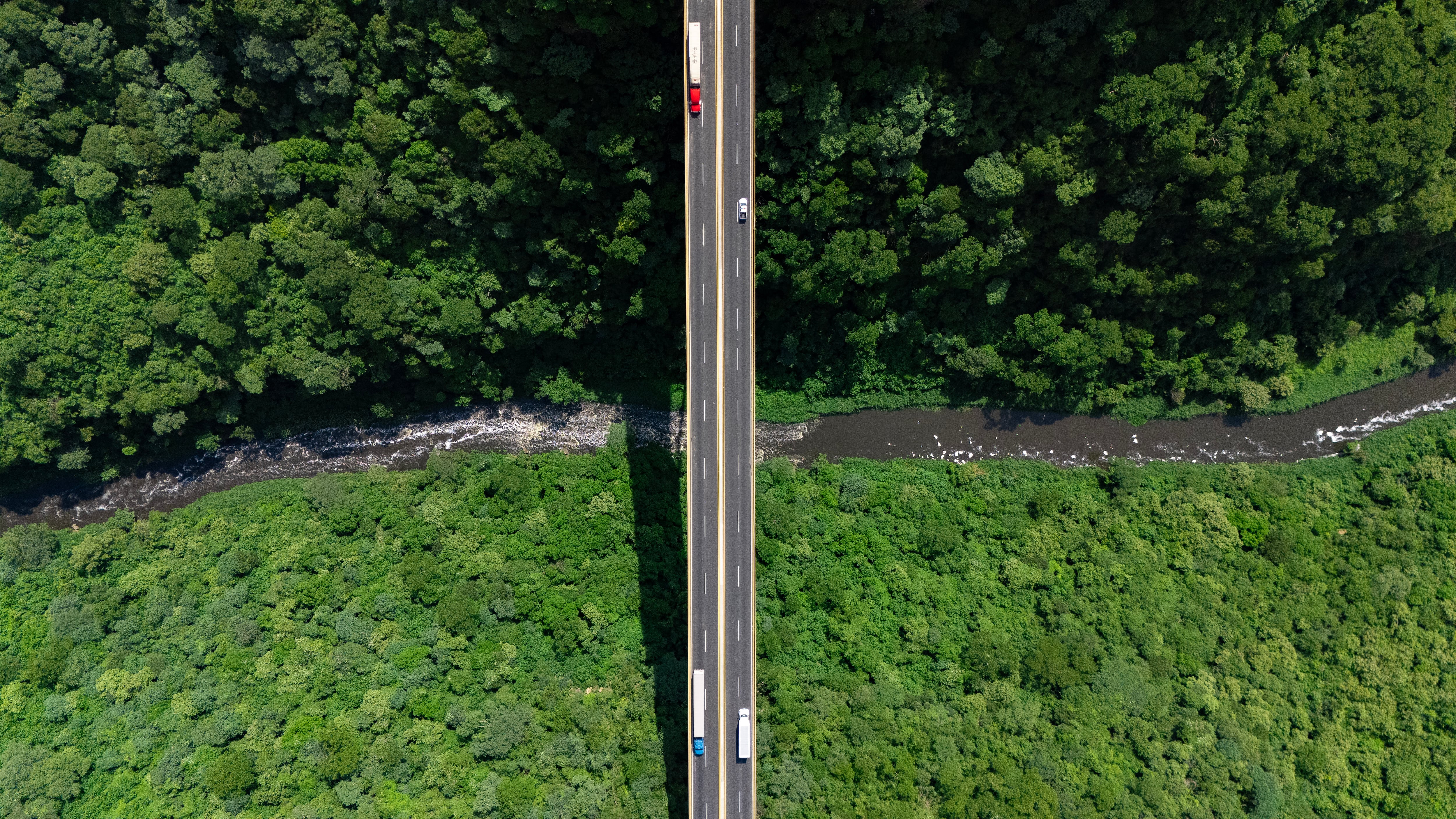 En los próximos 50 años, el gran desafío será transformar las autopistas en infraestructuras inteligentes, resilientes y sostenibles. /FERNANDO ESPINOSA