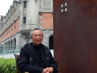 El Nobel de literatura chino Gao Xingjian, en la Alhóndiga, de Bilbao.