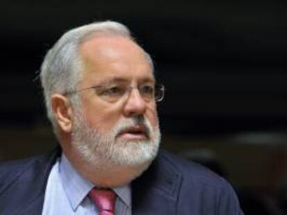 El ministro español de Agricultura y Pesca, Miguel Arias Cañete, antes del inicio del Consejo Europeo de Agricultura y Pesca en Luxemburgo (Luxemburgo) el lunes.