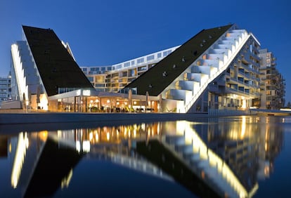 Visto desde el aire, el edificio '8-tallet', también diseñado por el arquitecto danés Bjarke Ingels, forma un ocho perfecto.