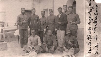 Grupo de militares españoles en el Sáhara Occidental.