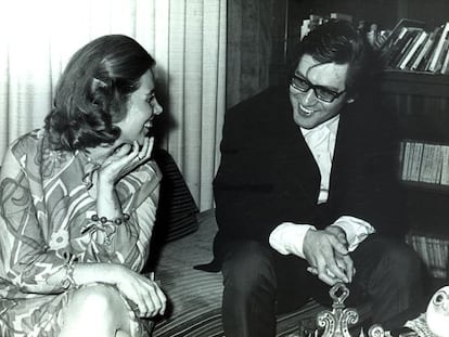 Jos&eacute; Emilio Pacheco, con Elena Poniatowska, en 1969.