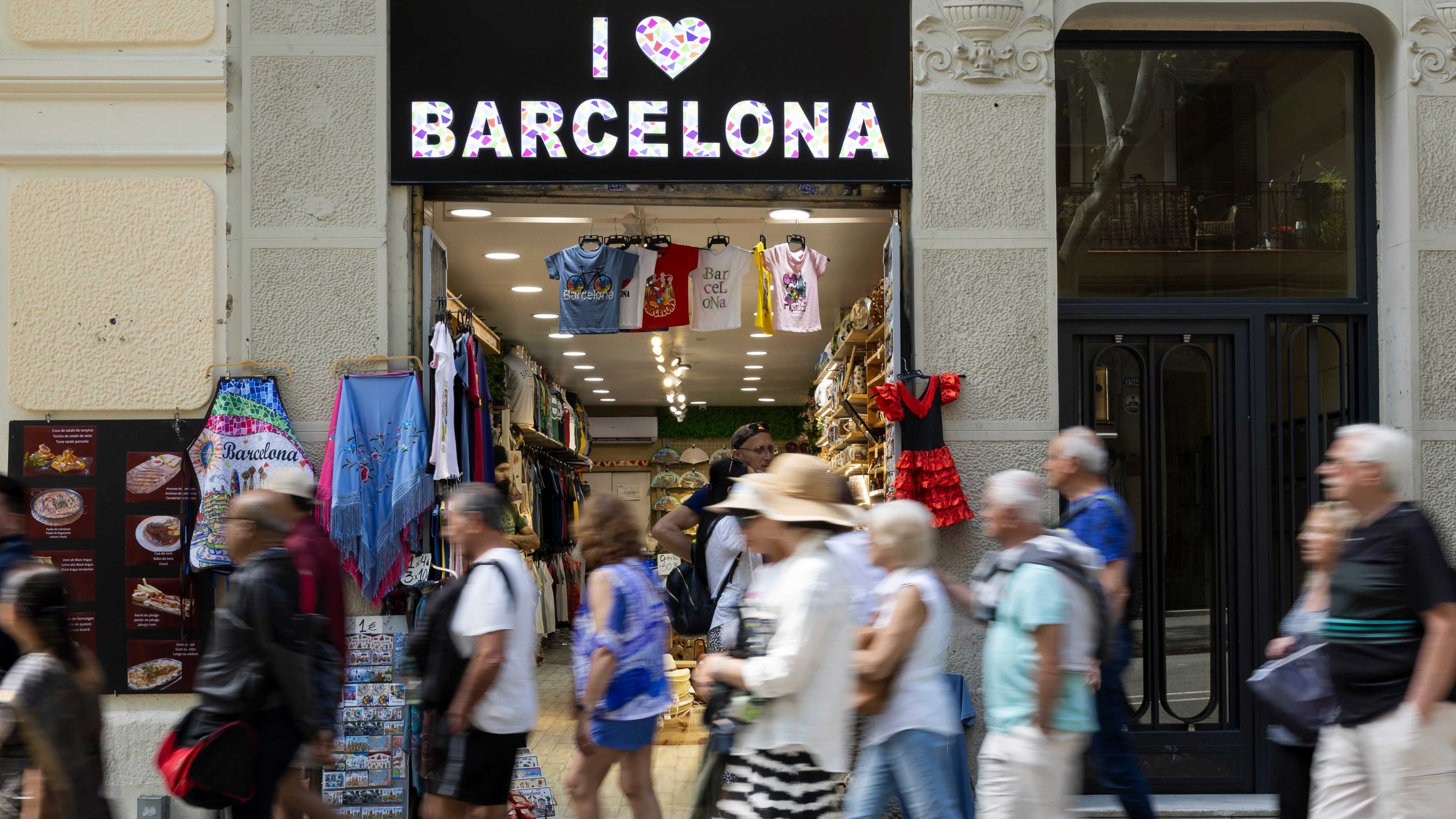 Turistas en Barcelona, en una imagen de archivo. 