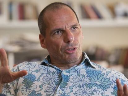 Entrevista a Yanis Varoufakis, exmnistro de Finanzas de Grecia y actualmente parlamentario de Syriza, en su casa de Atenas, Grecia