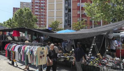 Mercadillo en la localidad de Cornell&agrave;.