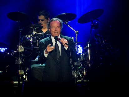 Julio Iglesias, en un concierto en Barcelona en 2013.