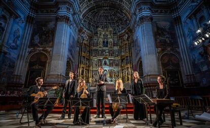 El Sollazzo Ensemble durante su actuación en la iglesia del monasterio de San Jerónimo.