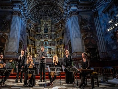 El Sollazzo Ensemble durante su actuación en la iglesia del monasterio de San Jerónimo.