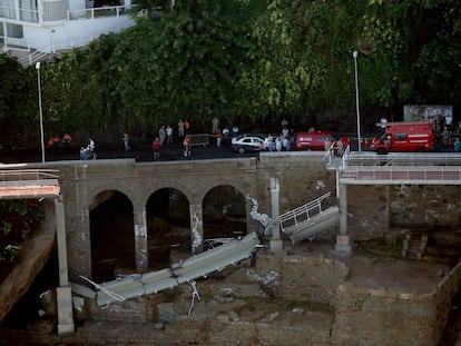 Trecho da ciclovia que desabou no Rio.