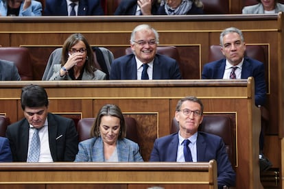 La bancada popular sigue el discurso de investidura de Pedro Sánchez, este miércoles en el Congreso de los Diputados. 