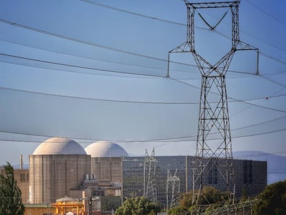 Exterior de la central nuclear de Almaraz (Cáceres). 