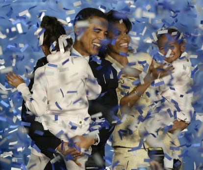 Barack Obama, celebra su victorial electoral en Chicago para el Senado en 2004.