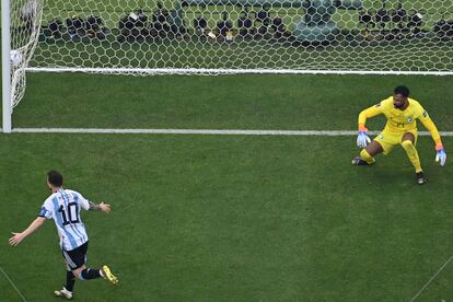 Lionel Messi celebra el primer gol frente al conjunto de Arabia Saudí. 