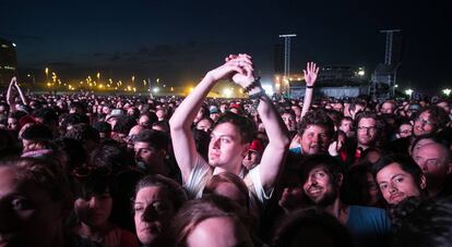 Asistentes a un concierto del grupo Radiohead en Barcelona.