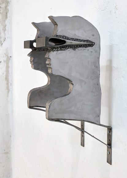 'La mirada superior', escultura de Sahatsa Jauregi (2025). Foto de Joaquín Cortes.