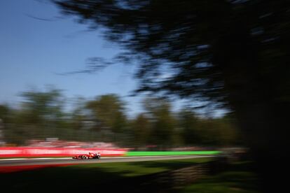 Fernando Alonso durante los entrenamientos en Monza.