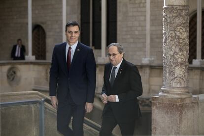 El presidente del Gobierno, Pedro Sánchez, es recibido en el Palacio de la Generalitat por el 'president' Quim Torra, el 6 de febrero de 2020.