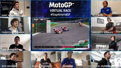 Diferents corredors participen en una cursa virtual de Moto GP.