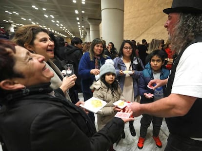 La cena navideña para personas sin hogar del Ayuntamiento de Madrid.