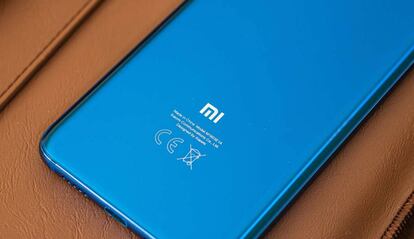 Logo Xiaomi en un smartphone