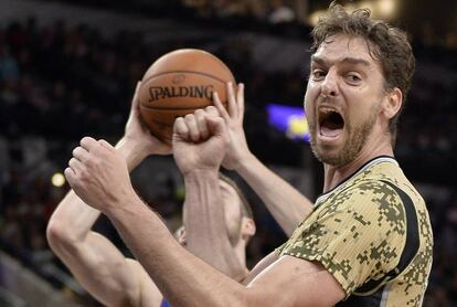 Gasol, en el partido de los Spurs ante Detroit. 