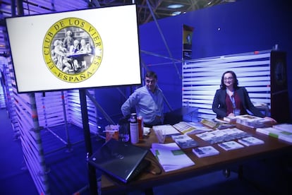 Estand de 'El club de los viernes', en la convención del Partido Popular que ha comenzado este viernes en Madrid.