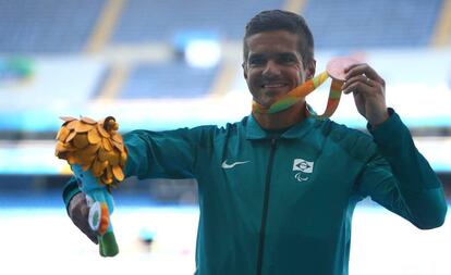 Edson Pinheiro também ganhou um bronze para o Brasil, nos 100m classe T38.