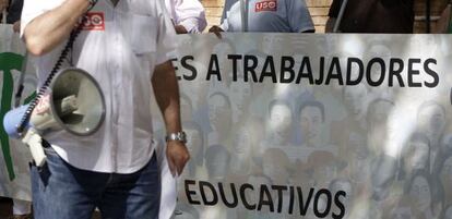 Protesta de profesores de la enseñanza concertada este lunes.