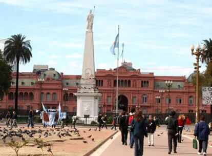 La bonaerense Plaza de Mayo acoge la Casa Rosada