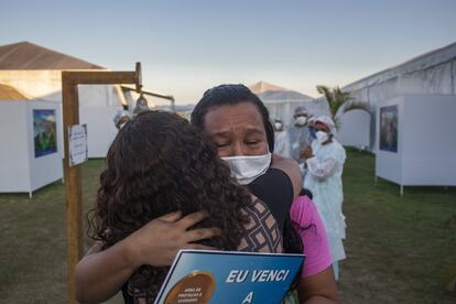 La variante brasileña de coronavirus multiplica el riesgo de requerir hospitalización por 2,6 y 2,2 de ingresar a una Unidad de Cuidados Intensivos (UCI).